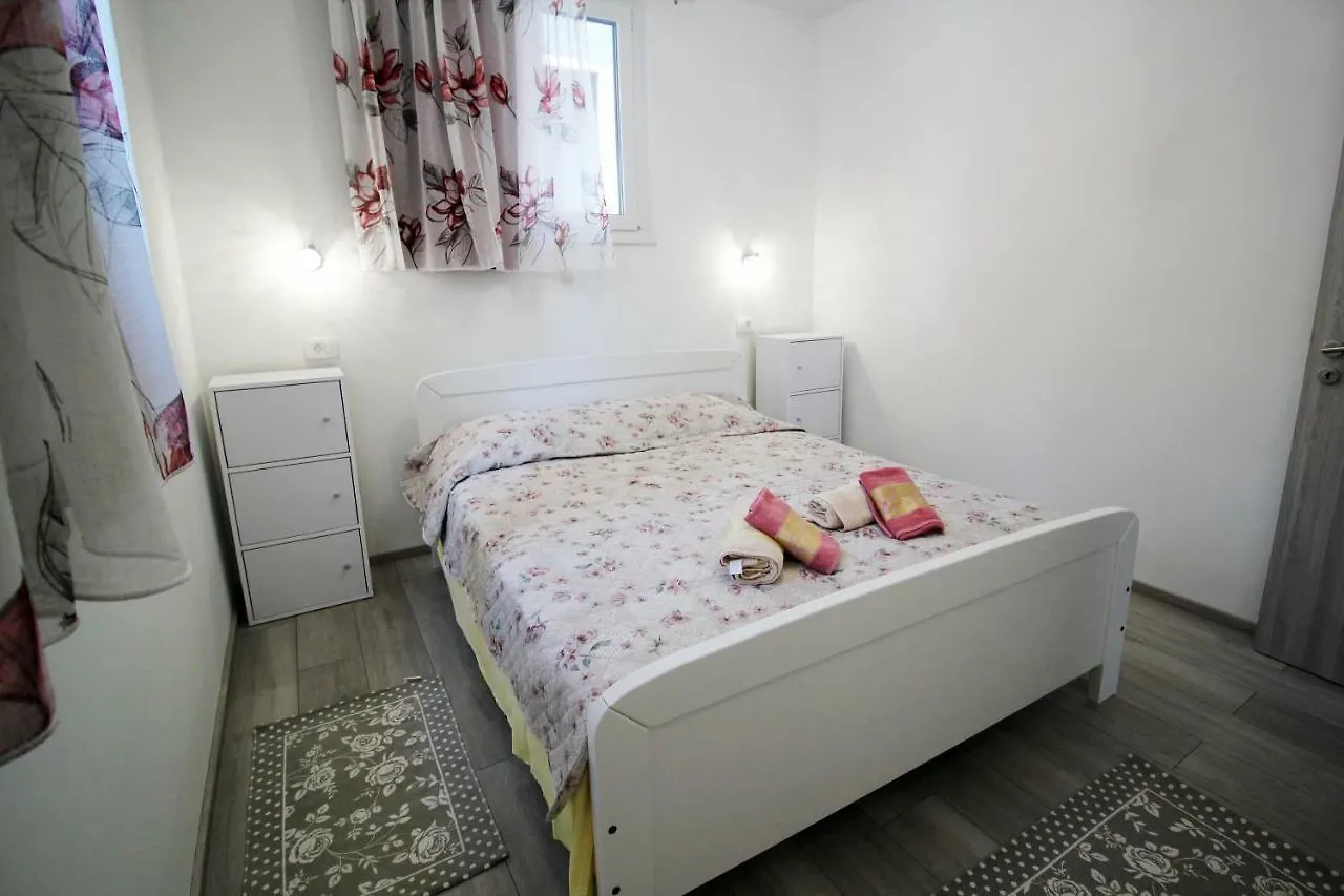 Apartment Kala Kastela